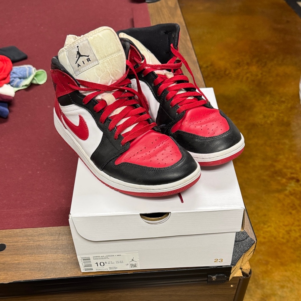 Air Jordan 1 Retro High OG Sneakers
